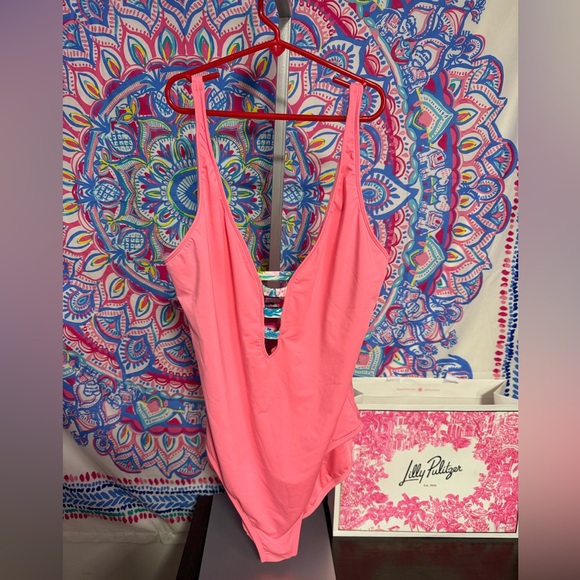 Lilly Pulitzer- Jaspen One Piece Bathing Suit- Size 16 - Picture 2 of 4